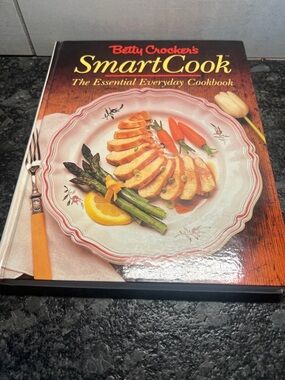 Vintage Betty Crocker SmartCook Cookbook   Excellent condition. Over 300 pages